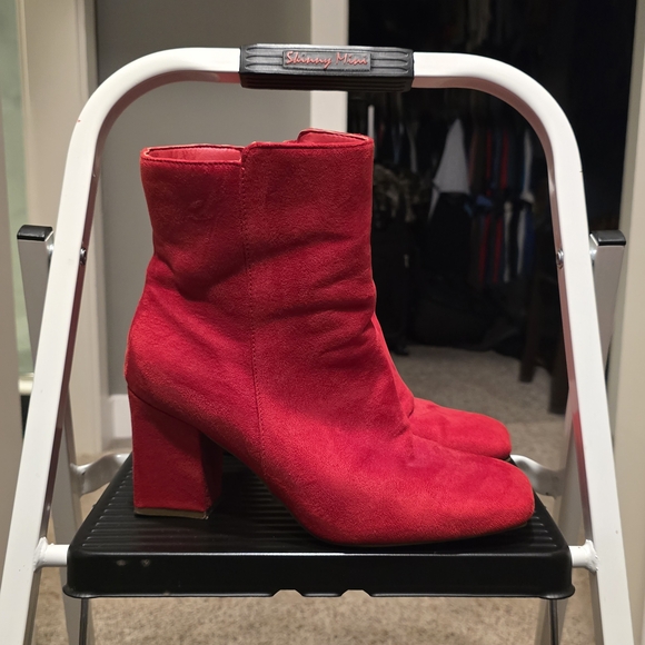 Red Suede Women's Ankle Boots - Picture 2 of 3